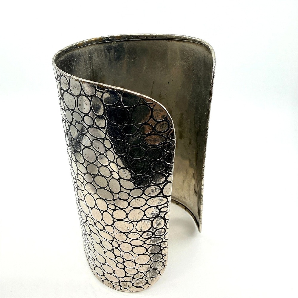 Vintage Silver Tone Tall Cuff Bracelet Embossed Pebble Pattern Modernist‎ Retro
